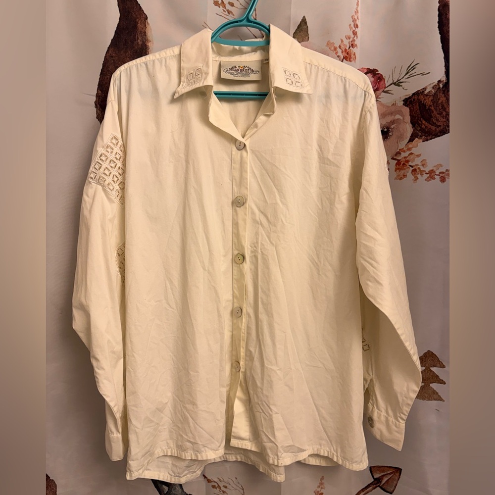 Vintage Ladies size 12 Cream Button-Up Shirt with Subtle Embroidery